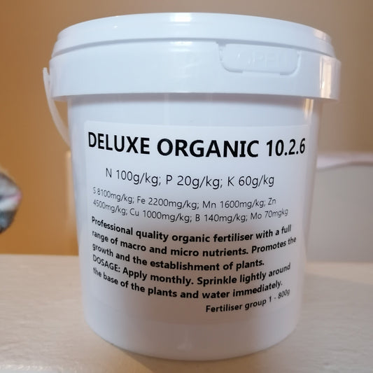 DELUXE ORGANIC 10:2:6 Fertiliser 800g